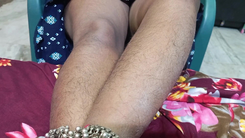 BeautyAnu: India tetona tía camina