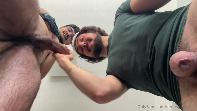 Nenesgaymers: 2 lelaki dengan awek besar melakukan blowjob dan pancutan mani