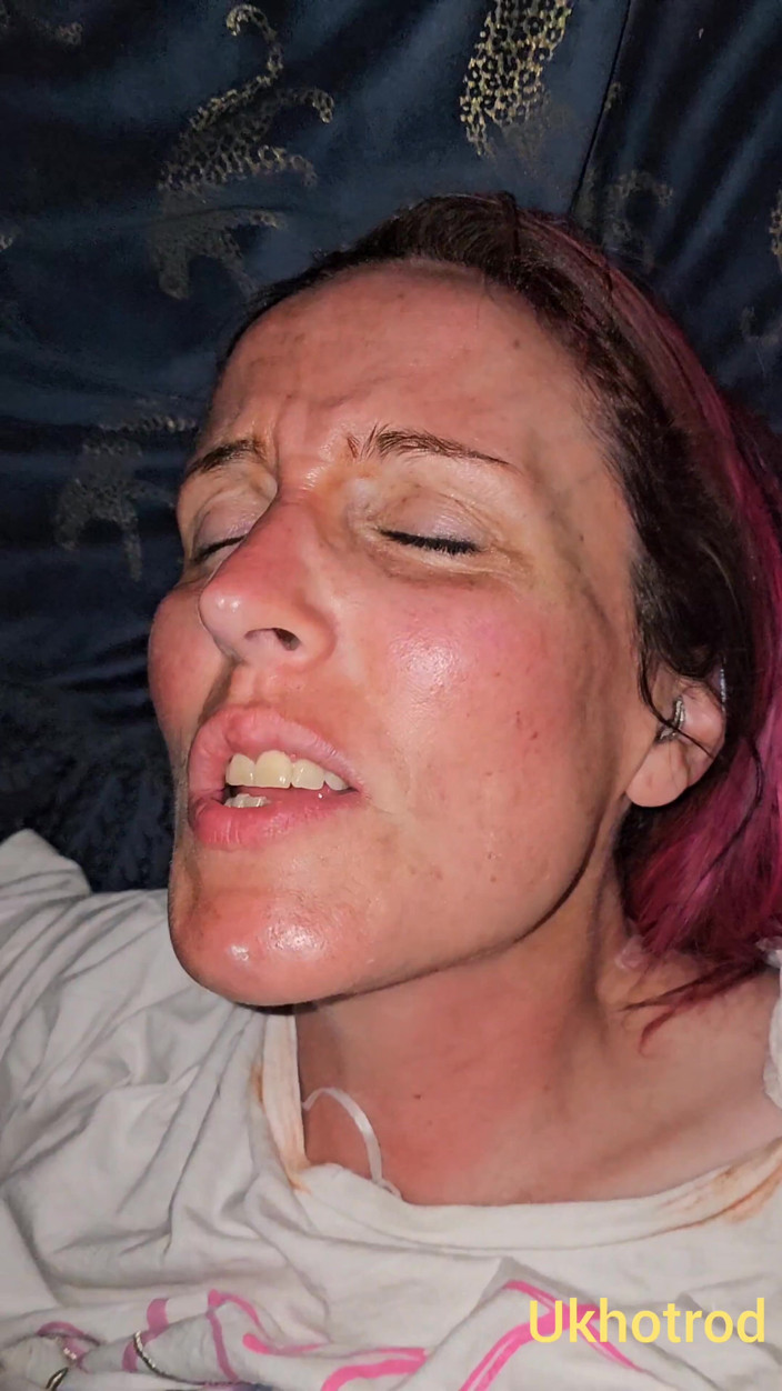 UK Hotrod: Barbacka anal creampie på vokal stönande fru