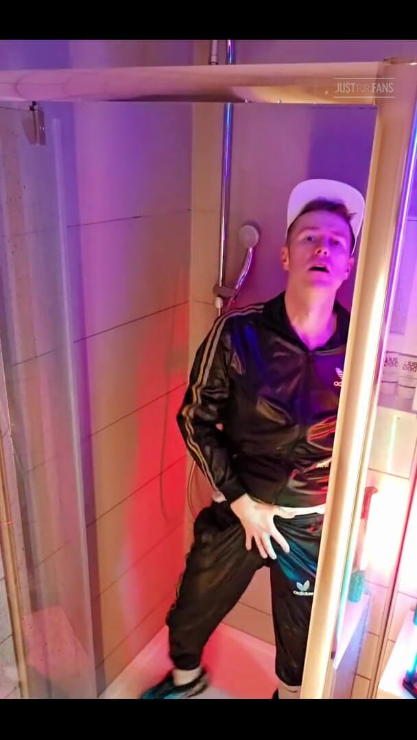 Roman Heart: Shower Dance