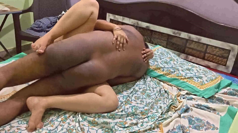 Sexy sindu: Le donne del villaggio vengono scopate con il proprietario