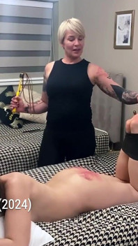 Неохайна покоївка палиці і bastinado