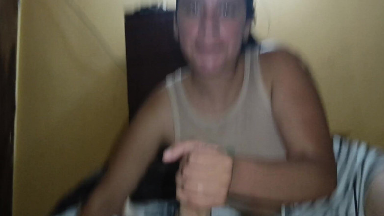 Artemisa74: Min vackra latinska styvmamma ger mig en fantastisk avsugning och...