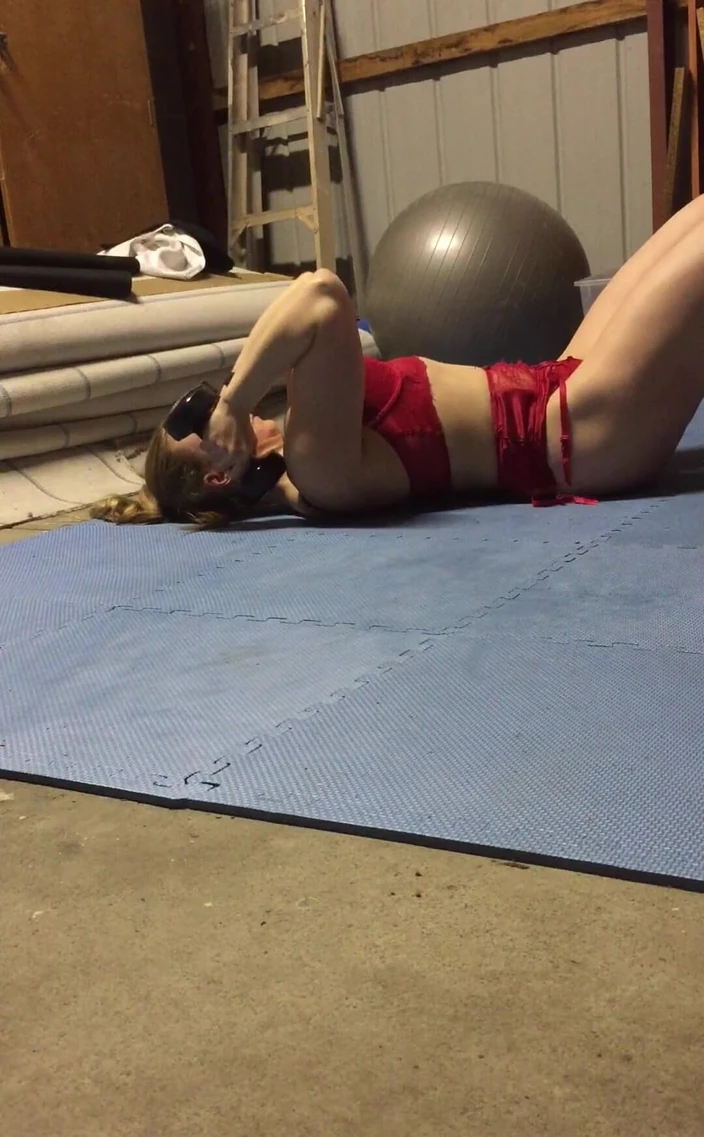 Michellexm: Todays Workout Chest Fly and Triceps
