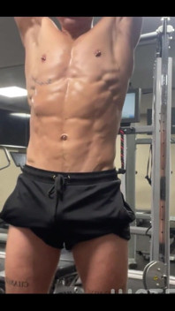 Little Hotel Gym Pump While I Wait for