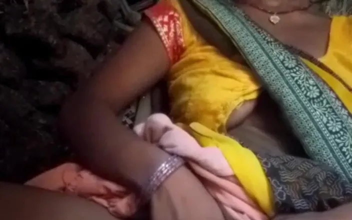 RJ NISHA: Aunty's Cool Chut Me Finger Put and Left the Water