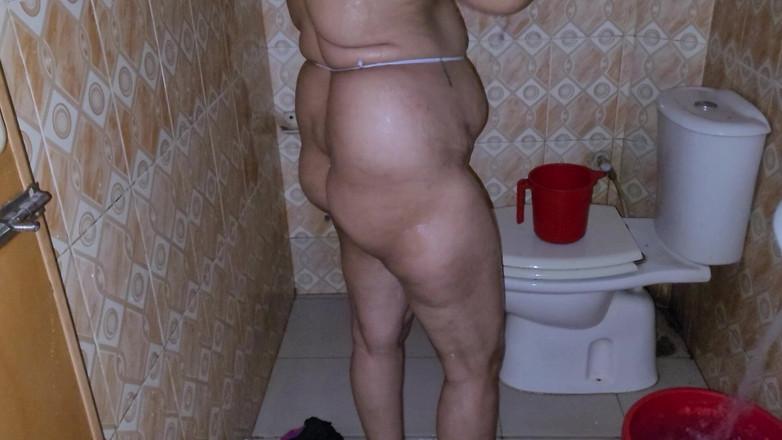 Tasnim Zara: Uzun bir iş gününden sonra rahatlatıcı bir banyo yaptım