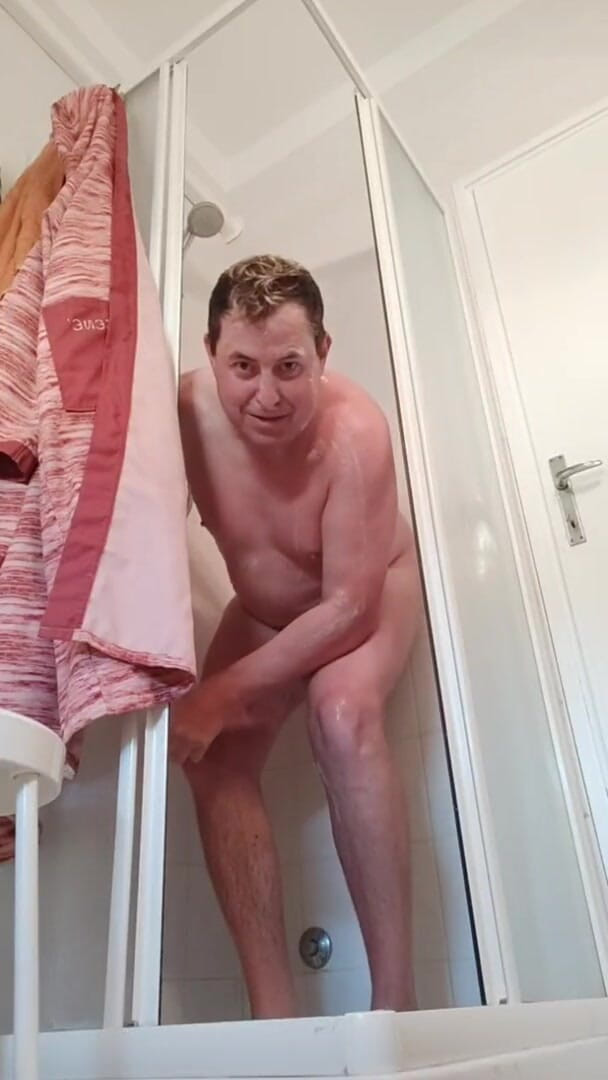 Giovanni puma: I take a shower and masturbate in the bathroom with...