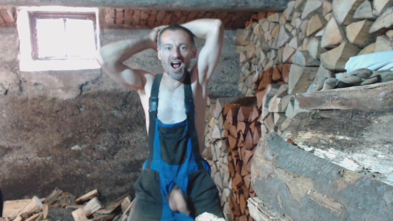 TIVADAR 73: Pisse erotik-show.