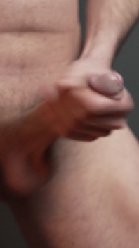 Tvrdě mi tahám ptáka a honí v kanceláři