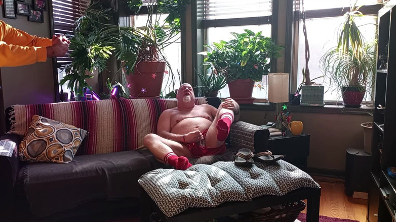 beardaddychub: Urso se masturba em chinelos - recurso bônus incluído no final