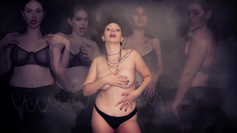 Goddess Misha Goldy: Zo leuk om te ruiken, af te trekken en te...