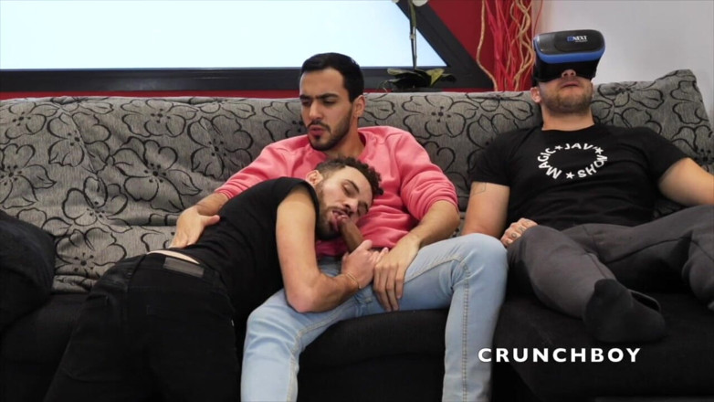 Not really gay but: Marco Rush folosit dur de Douglas SMITH lângă băiatul său...