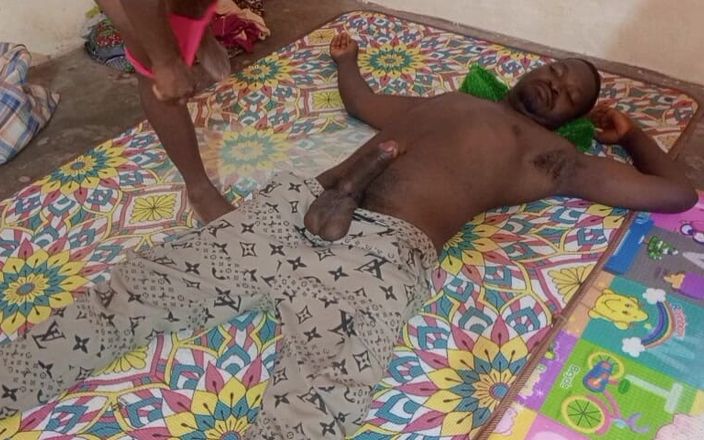 Pornsexlive: मेरा मकान मालिक मेरी पत्नी को चोदता है