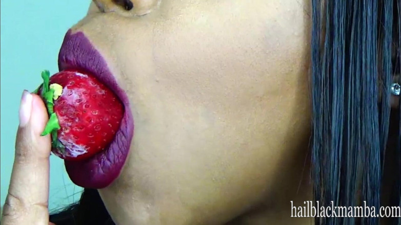 VeryCruelAspen: Queen Black Mamba: Strawberry Mengusik 720p