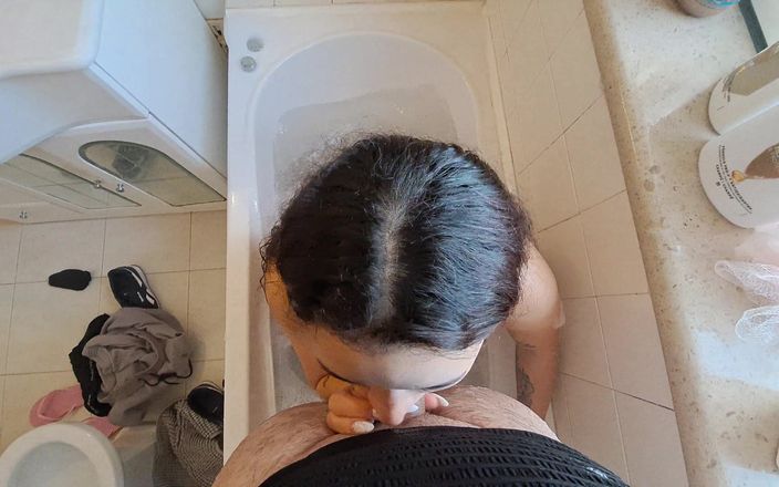 Horny as fuck: Latina-ehefrau ruft handwerker, um den whirlpool zu reparieren