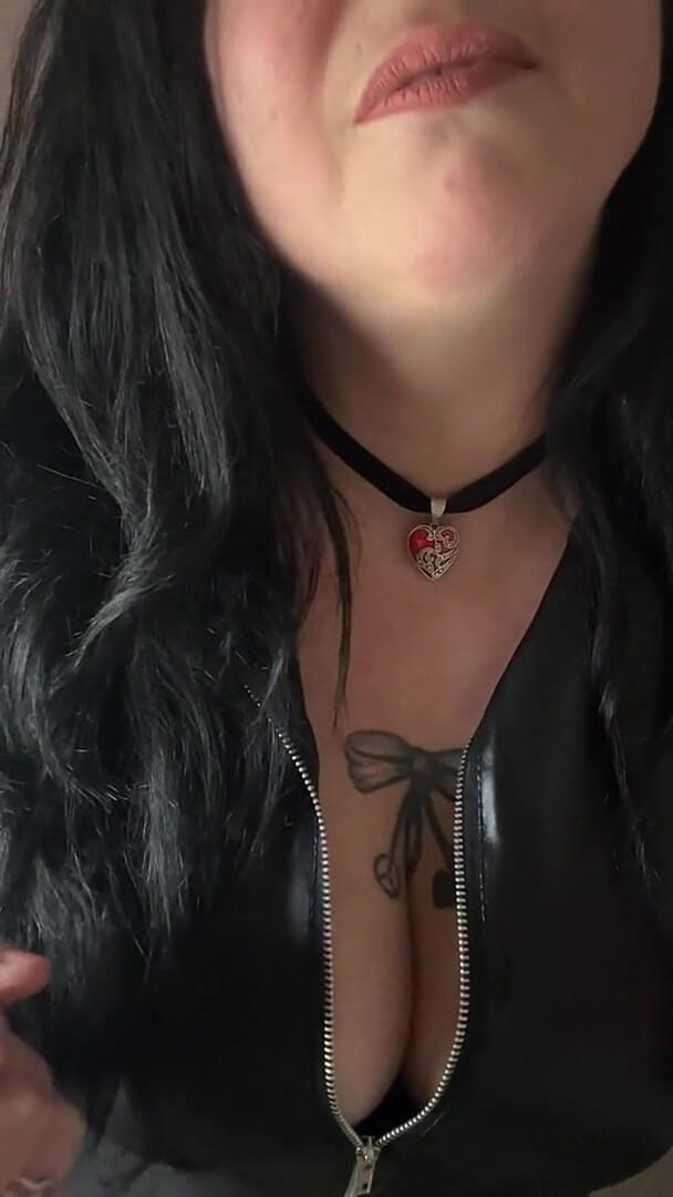 Maitresse Clara: mere charnon men, param apmaan