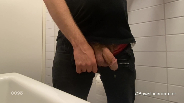 Beardedcummer: Lange pissen und furzen