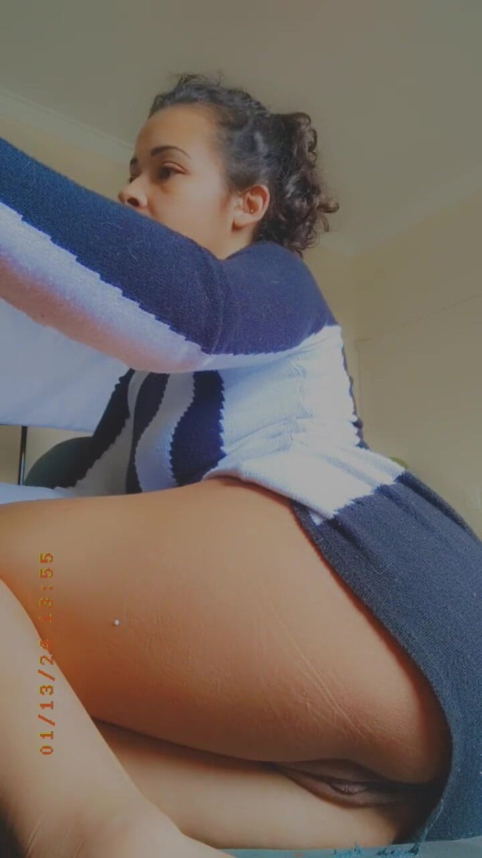 Espuleta Maia: Külotsuz çalışıyor