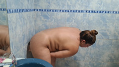 SugarPose: नीलम शावर लेती है और अपने डिल्डो का उपयोग करती है