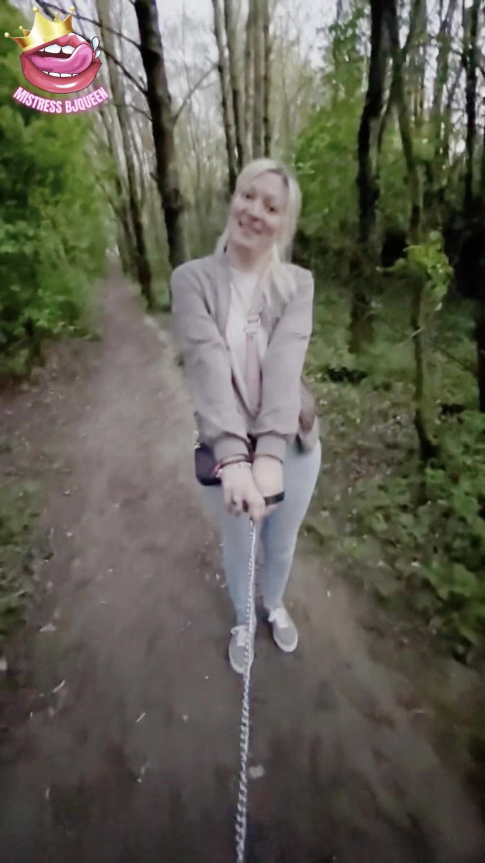 Mistress_BJQueen: अपमानजनक पवित्रता अपने बंद लंड से जुड़ी पट्टा पर चलती है