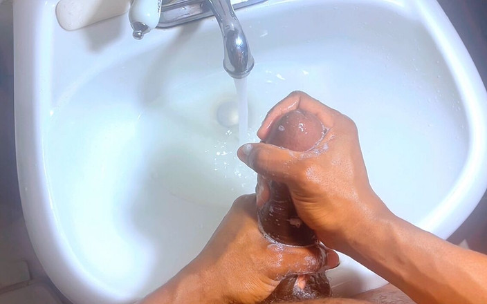 Pleasure King: Wie man deinen schwanz richtig waschen