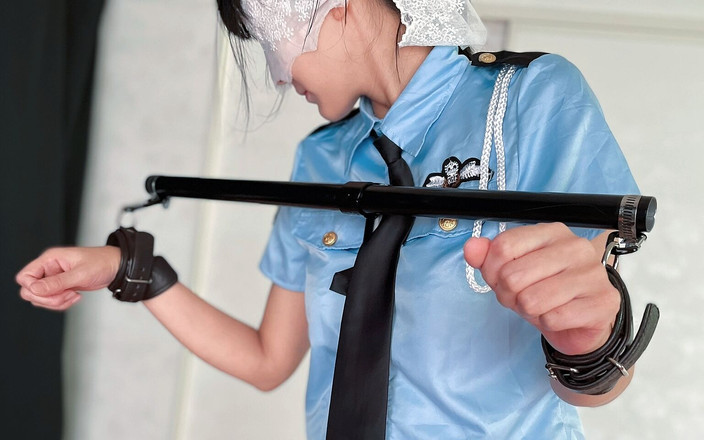 ushirosugatanomiki: A Female Police Officer Is Punished