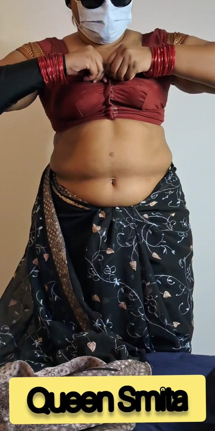 Goddess Silk Smita: Amma não quer se separar do enteado