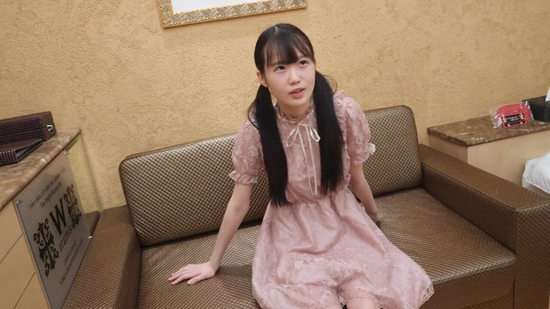 Asian cutie: Asian angel 7042