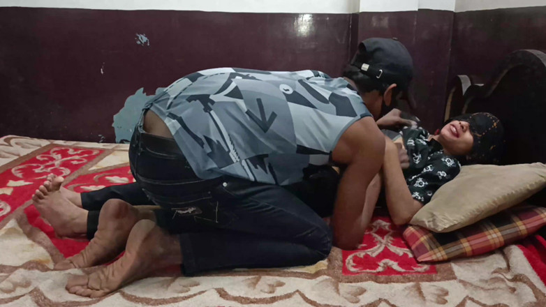 HousewifeGeeta: สามีอินเดียชอบดูเมียเย็ดกับเพื่อน 3P สาวหุ่นดีเซ็กซี่