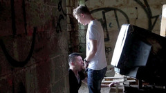 Crunch Boy: Arabka zneužitá venku KameronEm Frostem