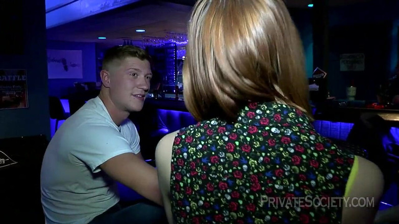 Private Society: Follando en el club swinger