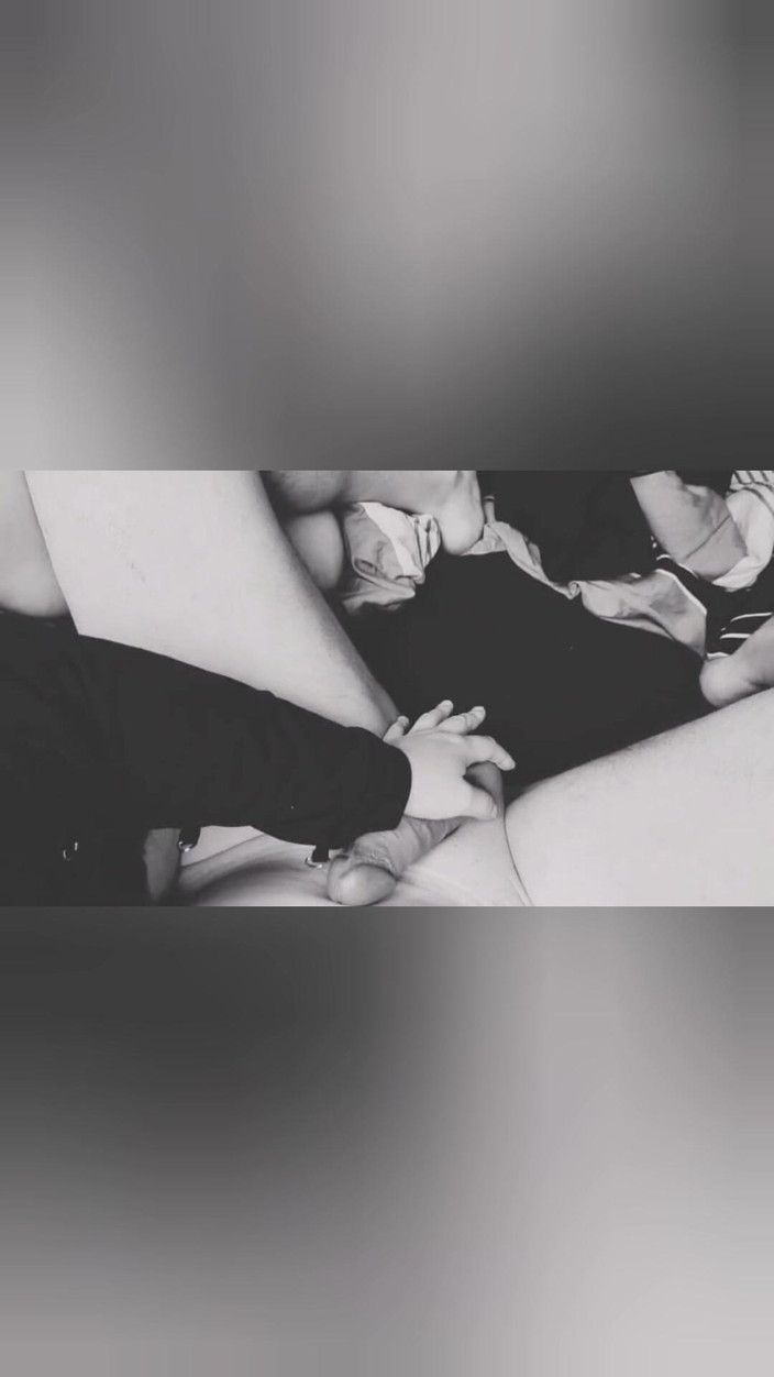 Misses Dickinson and Roughael: Stříkej se mnou! Znovu a znovu!