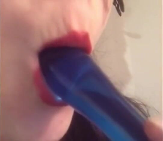 The Maestro and Margherita: Meine frau lutscht und spielt mit großem dildo, während ich...