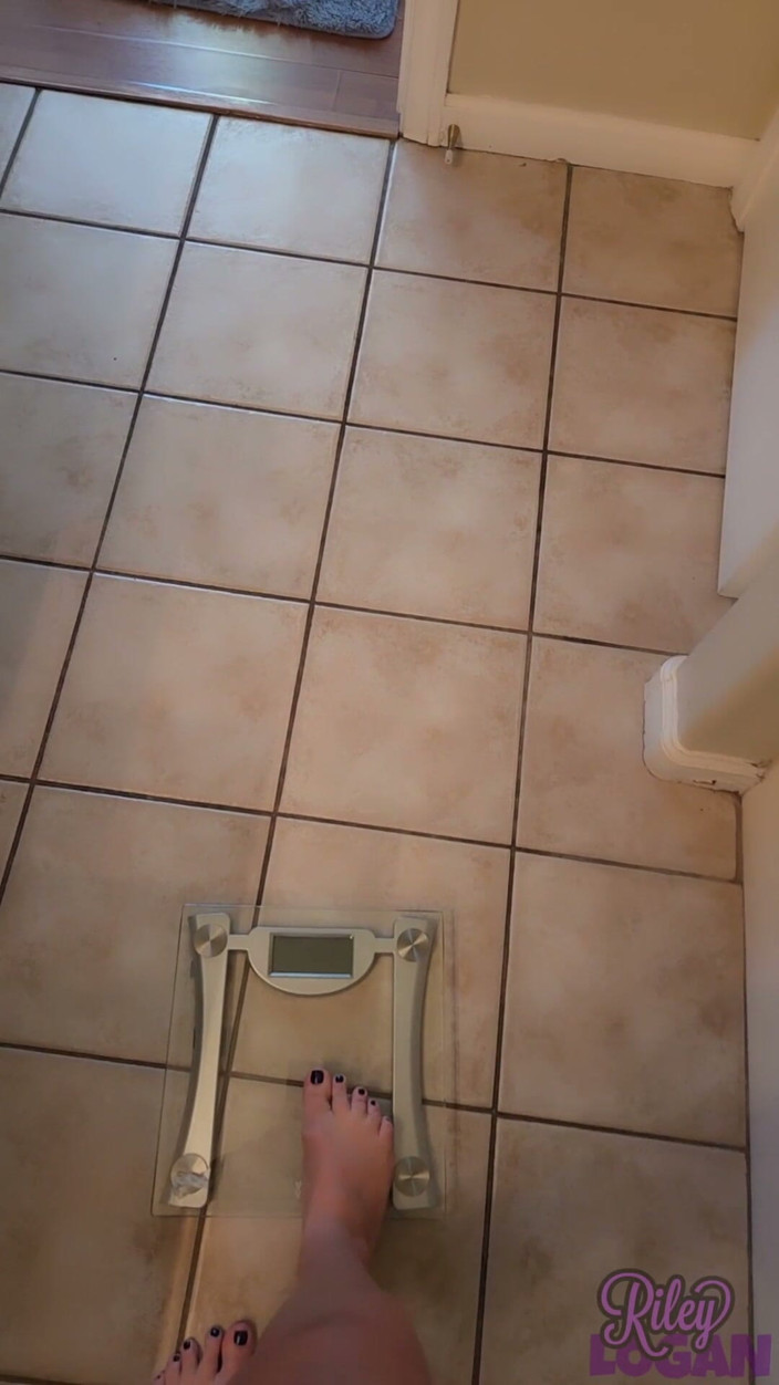RileyLogan: Pesare e misurare BBW Feedee Gainer