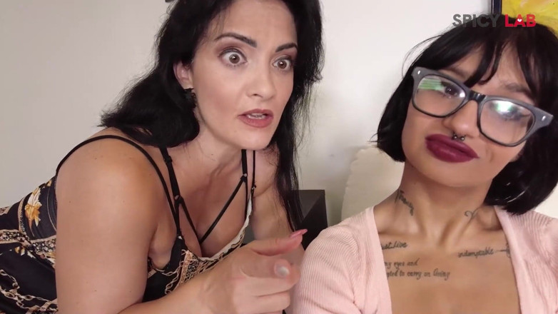 Spicy Lab Production: Seks anal pertama kali sama ibu tiriku sama candy scott...