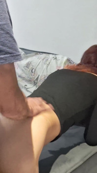 Aku meniduri tetanggaku yang seksi!