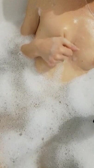 DouceIn time: Short video in my bath