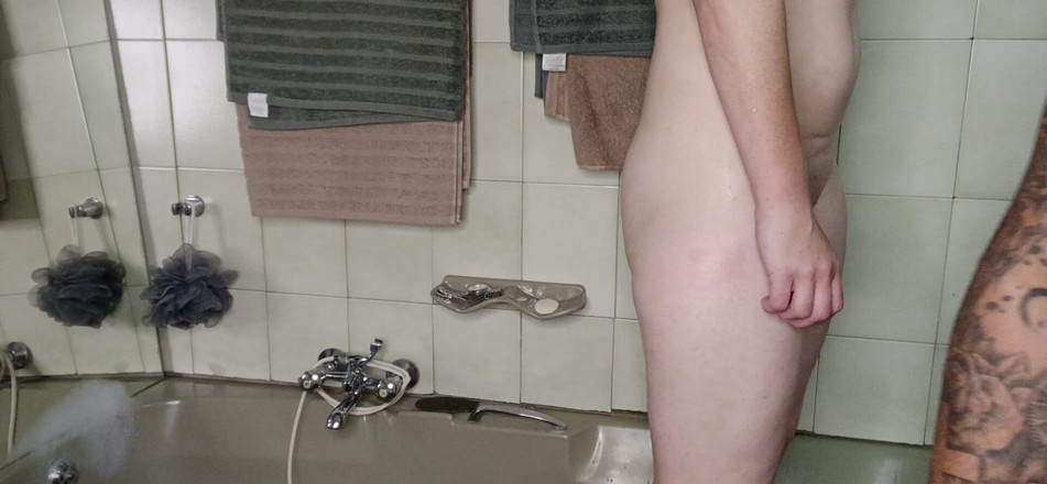 Bigjoefuckalott: Tôi và chị kế của tôi trong bồn tắm