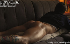 DarklyDimeo: Sladký Táta Hlasitě Sténá a Šeptá Ti Do Ucha Škádlení Svým Šťavnatým Plácajícím...