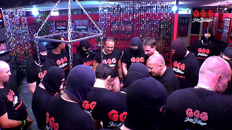 Gang Bang Germany: GGG - elle est prise par 7 hommes en même temps - pure...