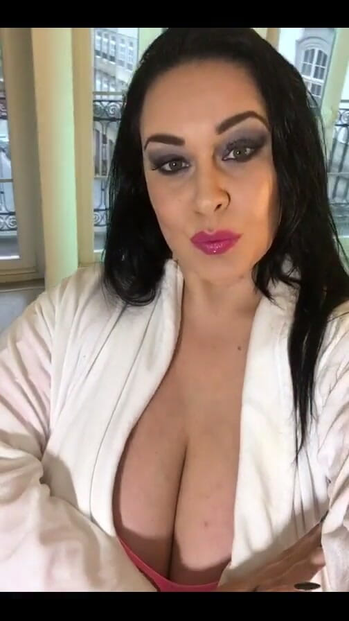 Anastasia Lux: Ecco il video della storia in diretta dal mio Instagram...