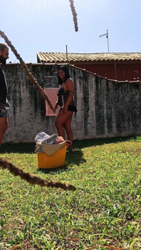 Esposa Puta Estendendo Roupa Sem Calcinha E O Corno Fodeu Ela Ali