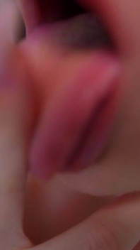 Tôi muốn hôn em
