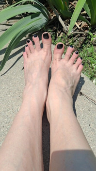 Bright Bulging Veins Fit for a Vampire