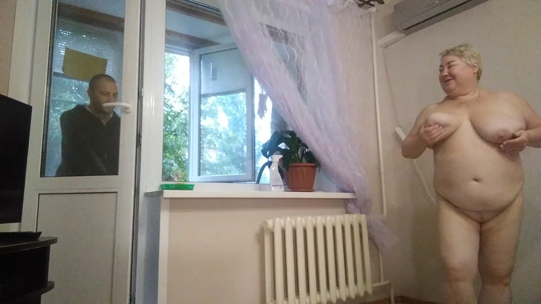 Zona901: 我吮吸鸡巴并给窗户清洁工撸管