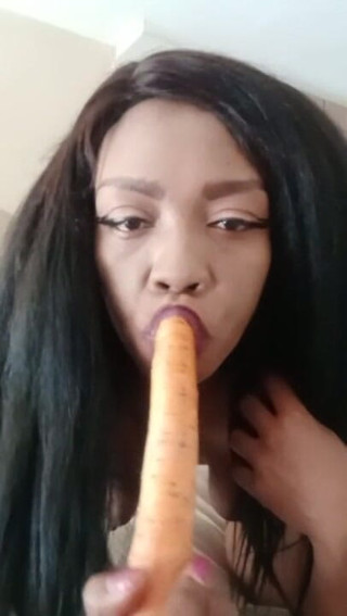 AnalEbony: Carrot and pussy cream