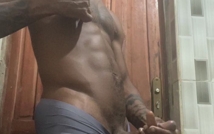 Baddestboyx: Je me suis fait surprendre par mon copain alors que...