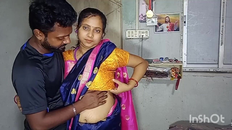 Desisupar93: Priya Bhabi Aj Sari Pore Weat Korche Chodar Jonno。
