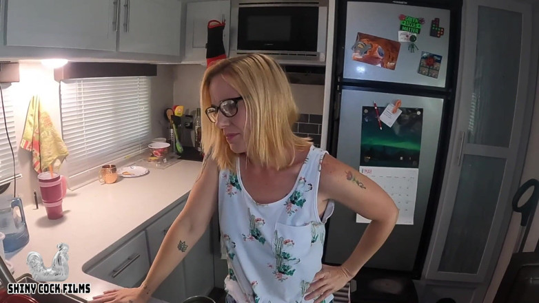 Jane Cane: ส่งข้อความหื่นๆ กับคุณแม่เลี้ยง